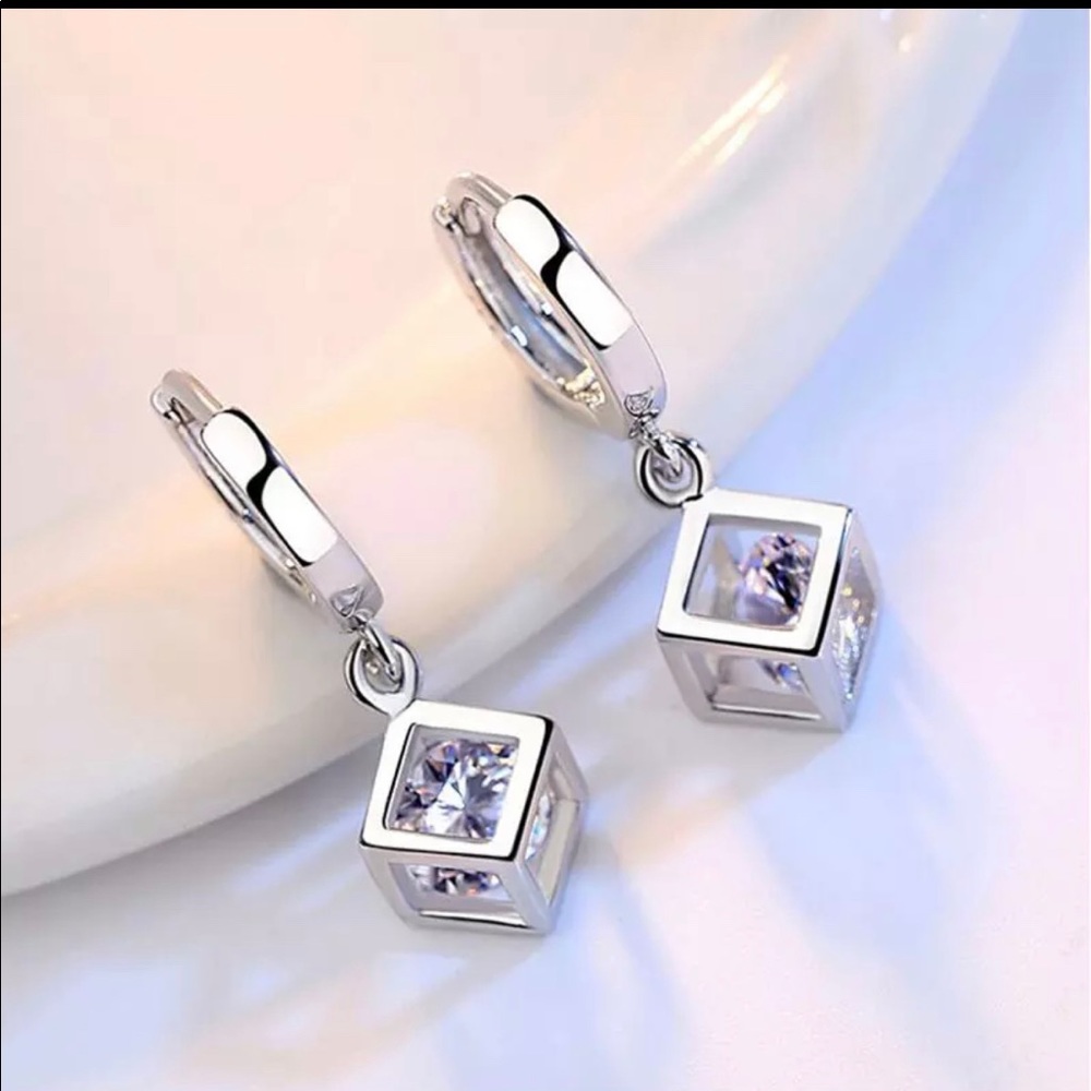 925 Sterling Silver Drop Earring - Picture 4 of 5